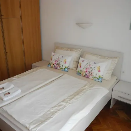 Biserka 2 Pax Crikvenica